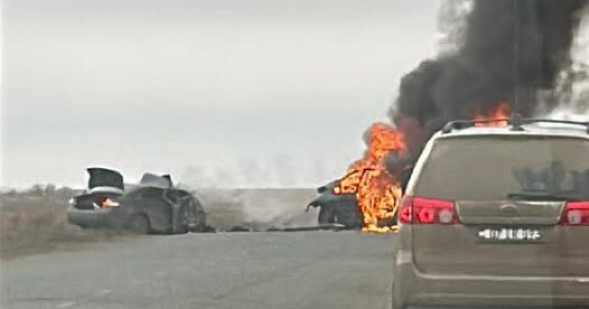 Батыс Қазақстан облысындағы жол апаты: көлік өртеніп, 8 адам қаза тапты