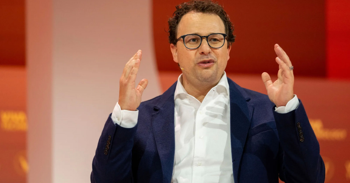 Қаскөйлер жасанды интеллектіні қолданып, 30 ұйымнан мәлімет жинаған