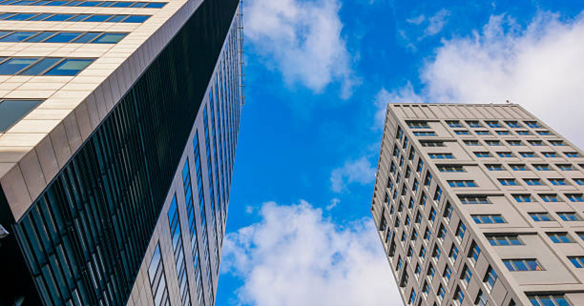 Алматыдағы тұрғын үйдің 11-қабатынан құлаған адам мерт болды