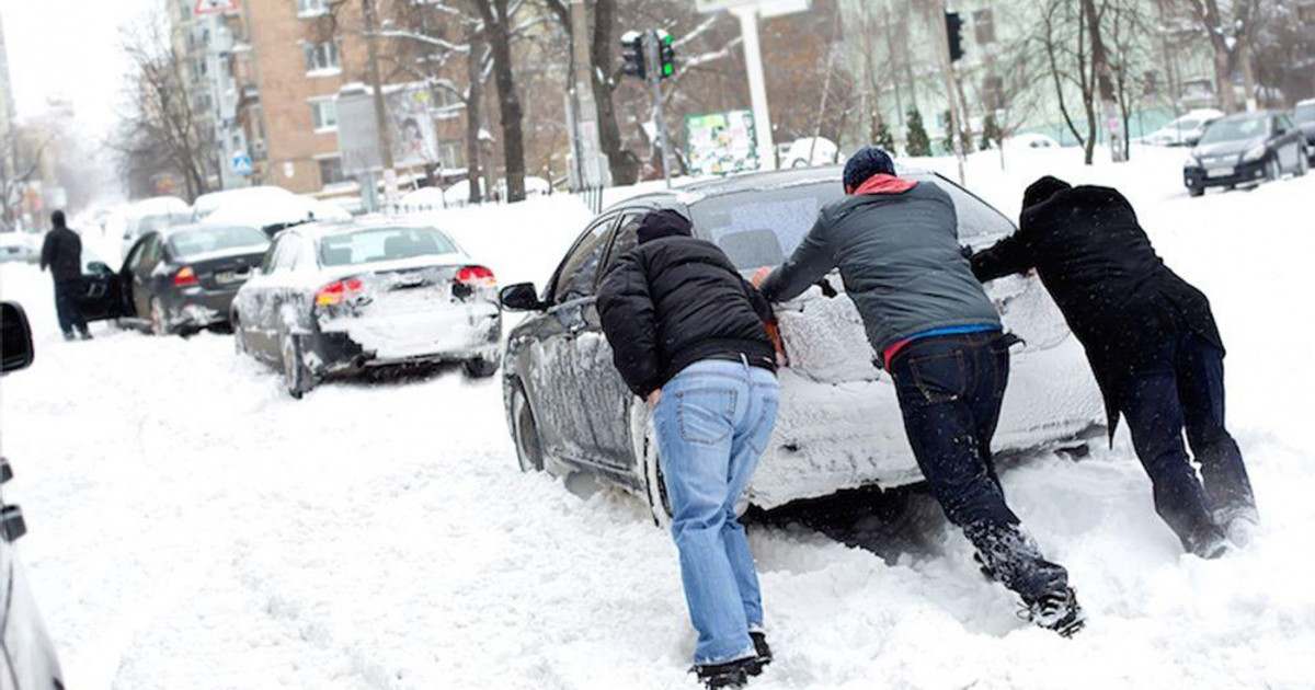 Америкада бензин бағасы төмендеп жатыр, Трамп бізден ақылды болғаны ма?