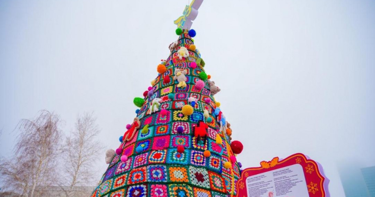 Астанада құрақ көрпе стиліндегі шырша қайта орнатылды