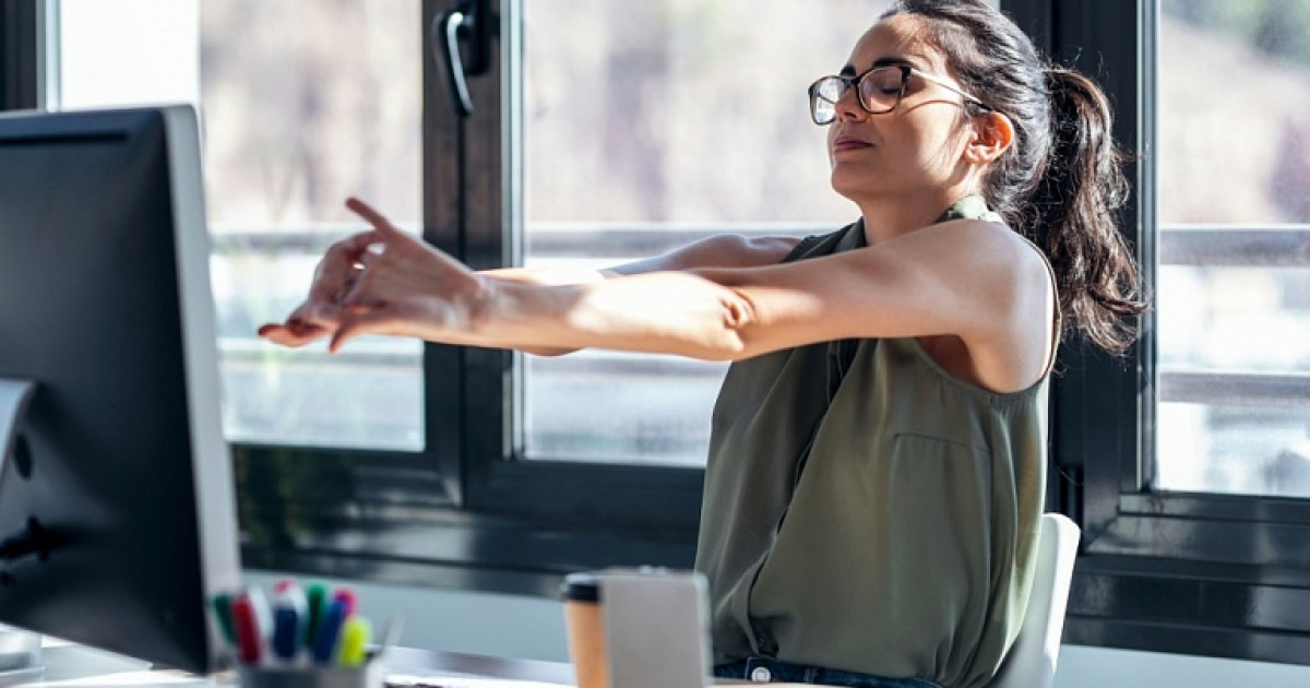 Басшы мен монитордың алдында еңсеңізді биік ұстасаңыз, деніңіз сау болады