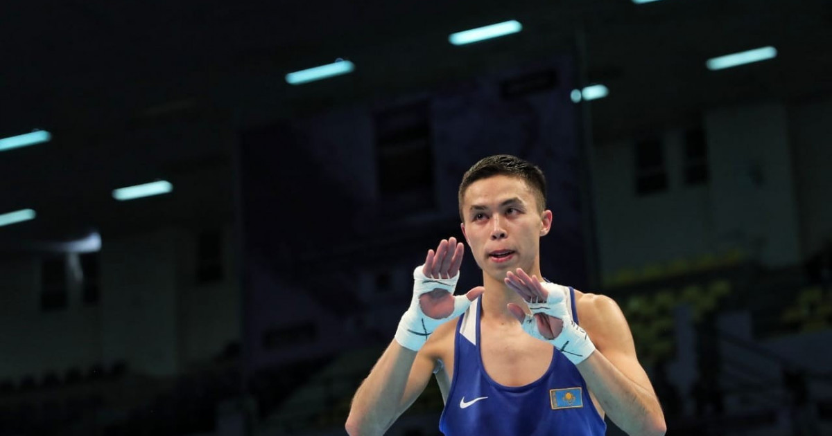 Сәкен Бибосыновке шымкенттіктер ат мінгізіп, 2 миллион теңге ұстатты