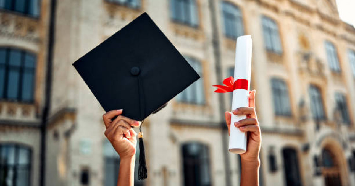 «Шетелге оқуға түсіремін, сертификат беремін»: Астанада алаяқ азаматтардың 152 миллион теңгесін иемденген