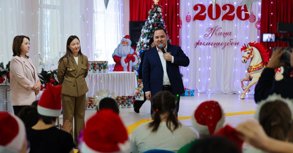 Жаңа жыл: «AMANAT» партиясы мереке қарсаңында қайырымдылық акциясын ұйымдастырды