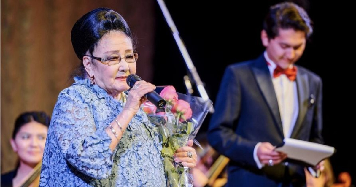 Бибігүл Төлегенова көпшілікті Жаңа жылмен құттықтады