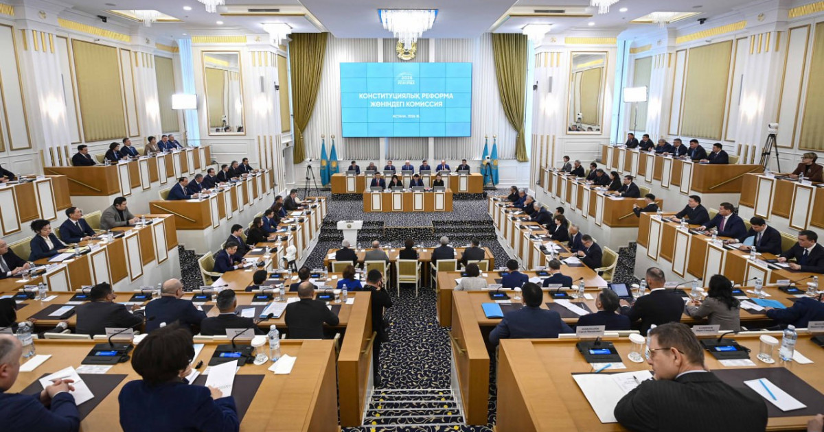 Конституциялық комиссияның екінші отырысында реформалар жөнінде келіп түскен ұсыныстар талқылануда