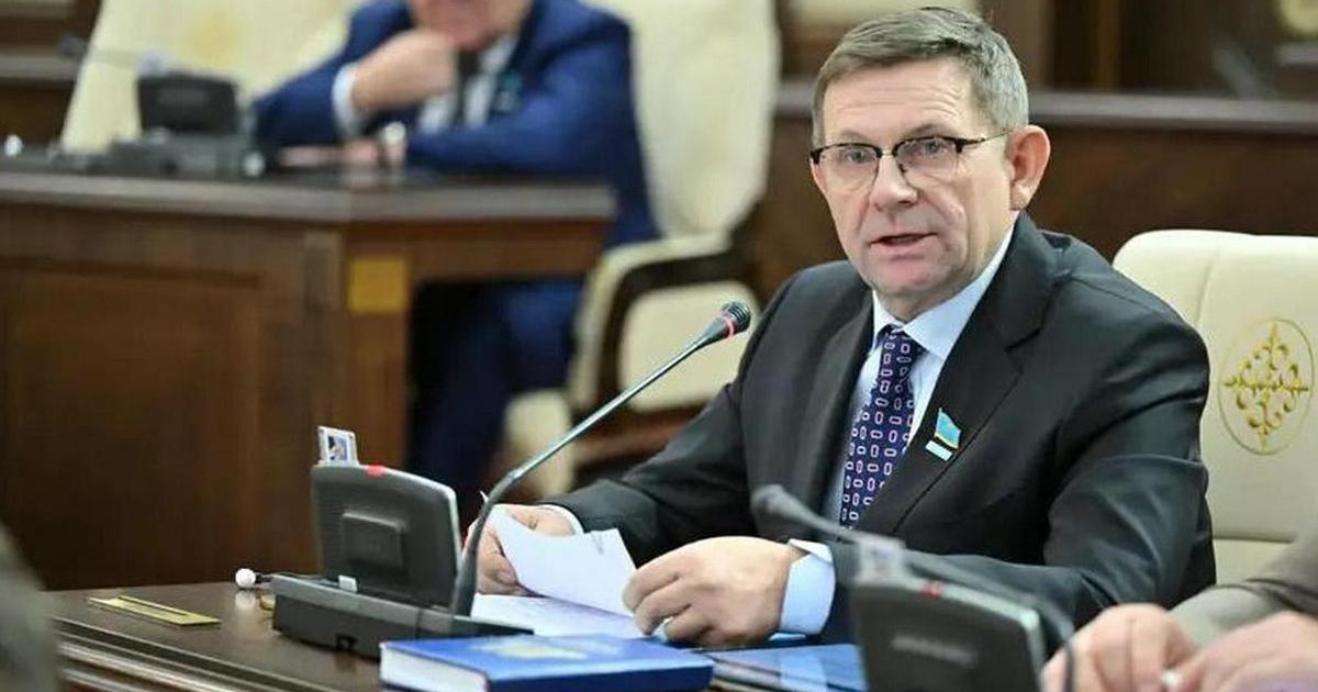 Сергей Пономарев: Конституцияда «Таза Қазақстанды» бекіту арқылы болашақ ұрпақ алдында жауапкершілік танытамыз