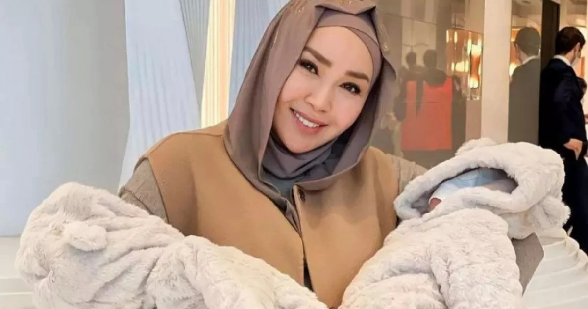 «Шешемді әлі күнге дейін атымен айтамын»: Айнұр Тұрсынбаева өміріндегі оқиғаны айтып берді