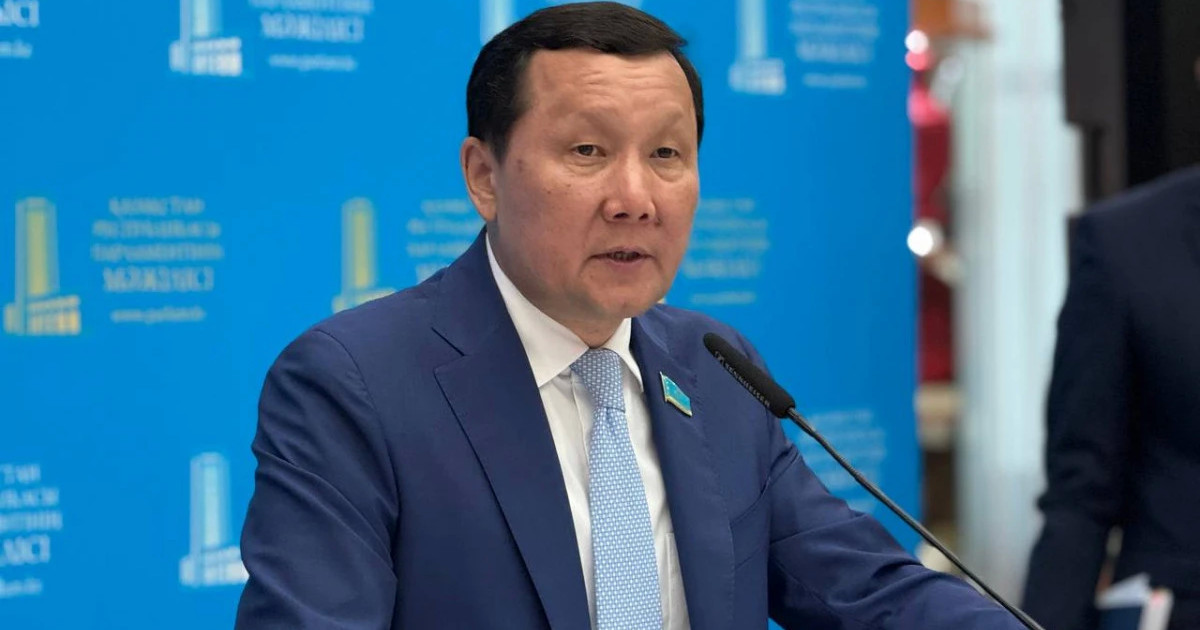 Абзал Құспан: Әділетті Қазақстан адамды нақты қорғайтын Конституциядан басталады