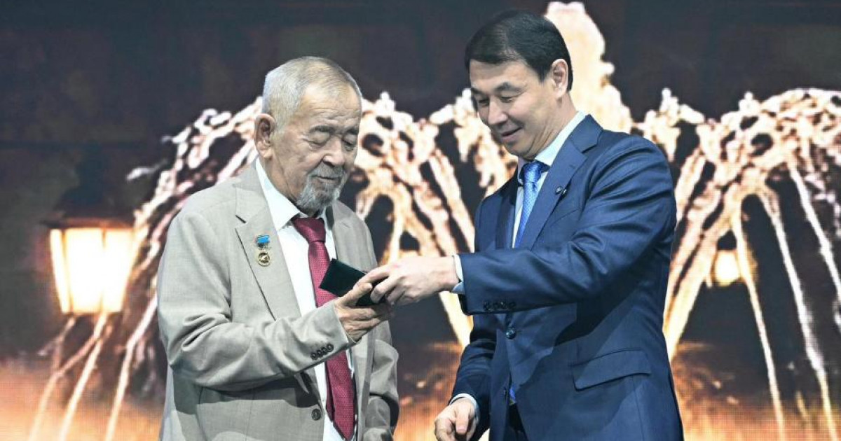 Алматыда Жүрсін Ерманның 75 жылдық мерейтойына арналған салтанатты кеш өтті