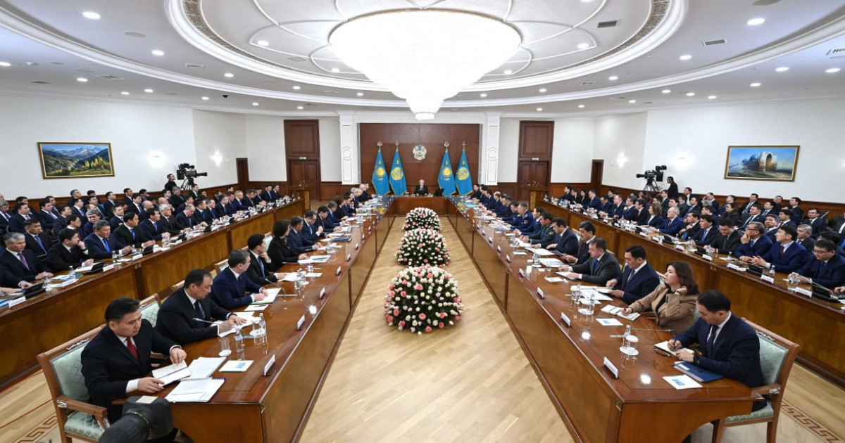 Қасым-Жомарт Тоқаев: Жаңа Конституция мемлекетіміз дамудың даңғыл жолына түскенін көрсетеді