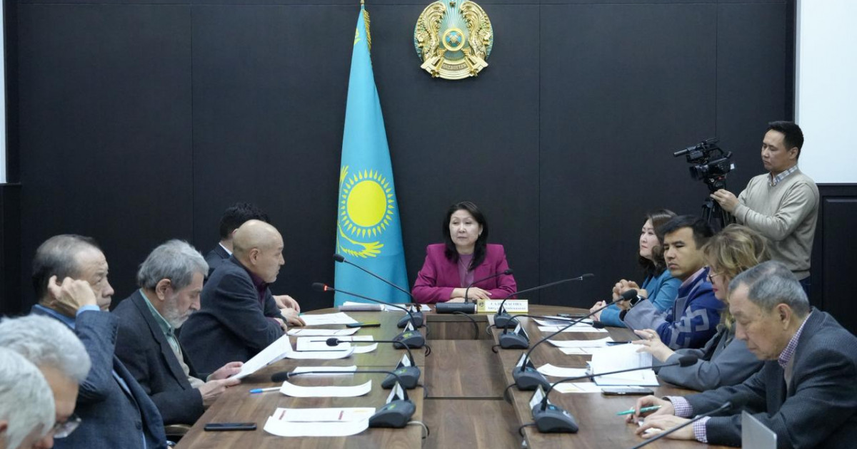 Сарапшылар жаңа Конституция жобасын қабылдау перспективаларын талқылады