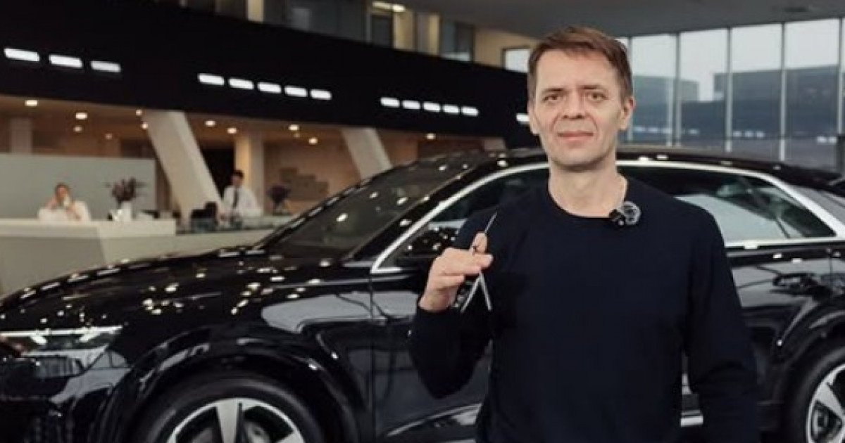 Танымал кәсіпкер Михаил Шайдоровтың әкесіне көлік сыйлады