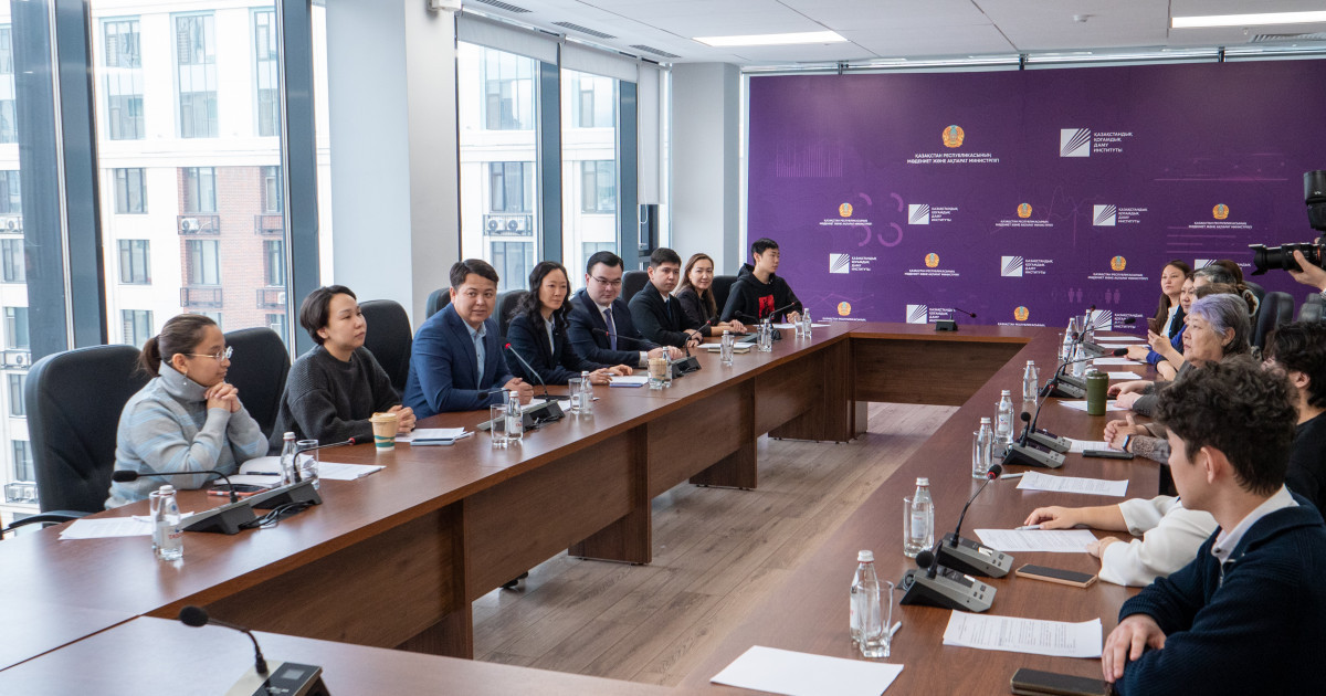 Ұлттық волонтерлік желі конституциялық реформаны қолдап, қазақстандықтарға үндеу жасады