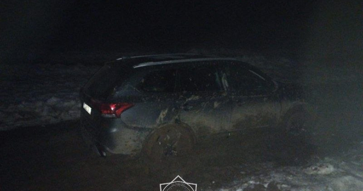 Ақмола облысында құтқарушылар қиын жағдайға тап болған жолаушыларды құтқарды