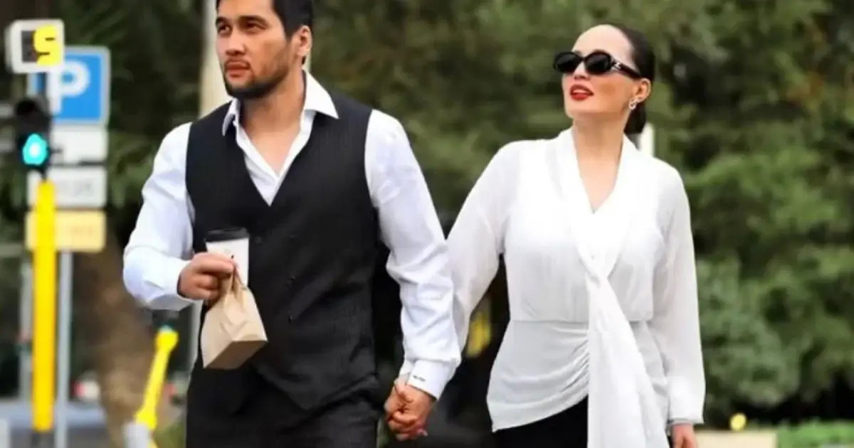 «Ақылдастық...»: Кәмшат Жолдыбаеваның күйеуі әншінің өнерден алыстауына не себеп екенін айтты (видео)