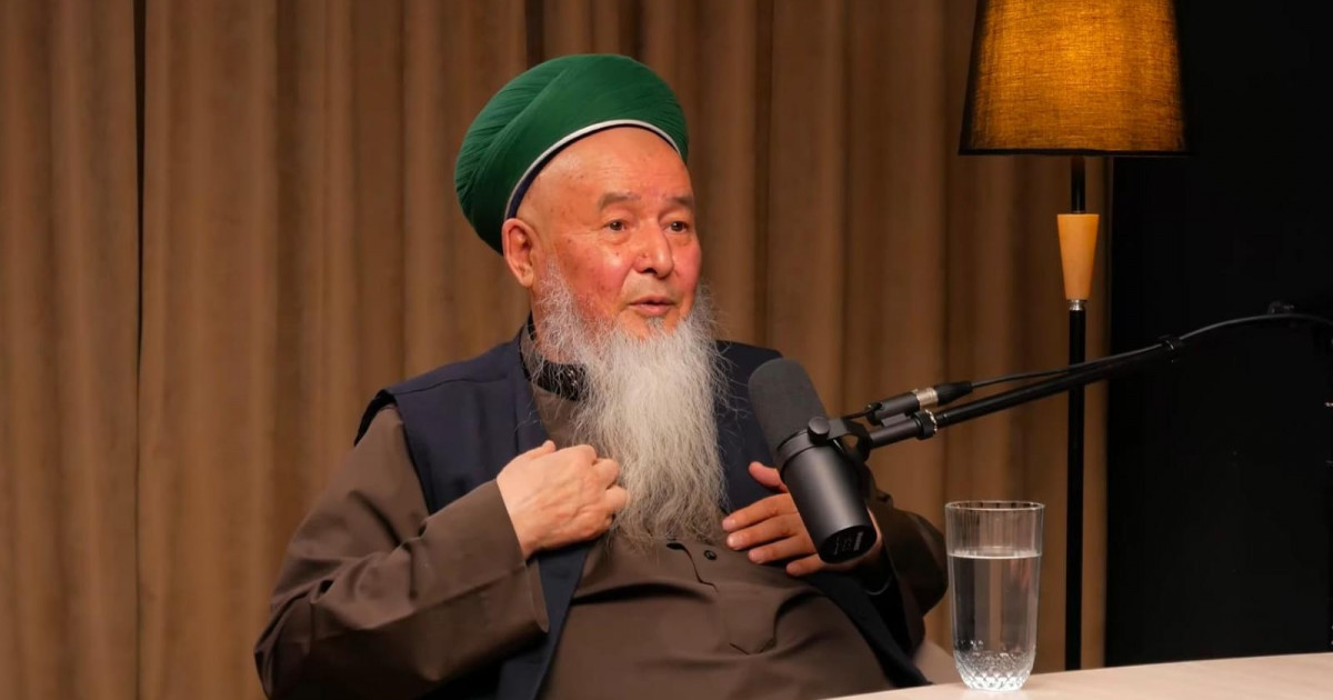 «Ақымақсың ғой, мен саған бай тауып берейін»: Құрбанәлі Ахмет ишан екінші әйелін шәкіртіне үйлендіргенін айтты