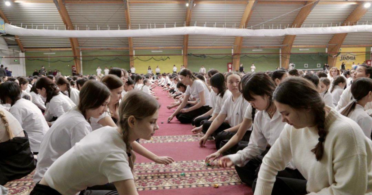 Көкшетауда бес асық ойынында ұлттық рекорд орнатылды