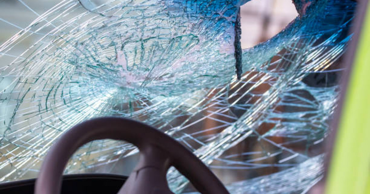 Курчатовта мас әйел тұрақта тұрған көлікті соққан