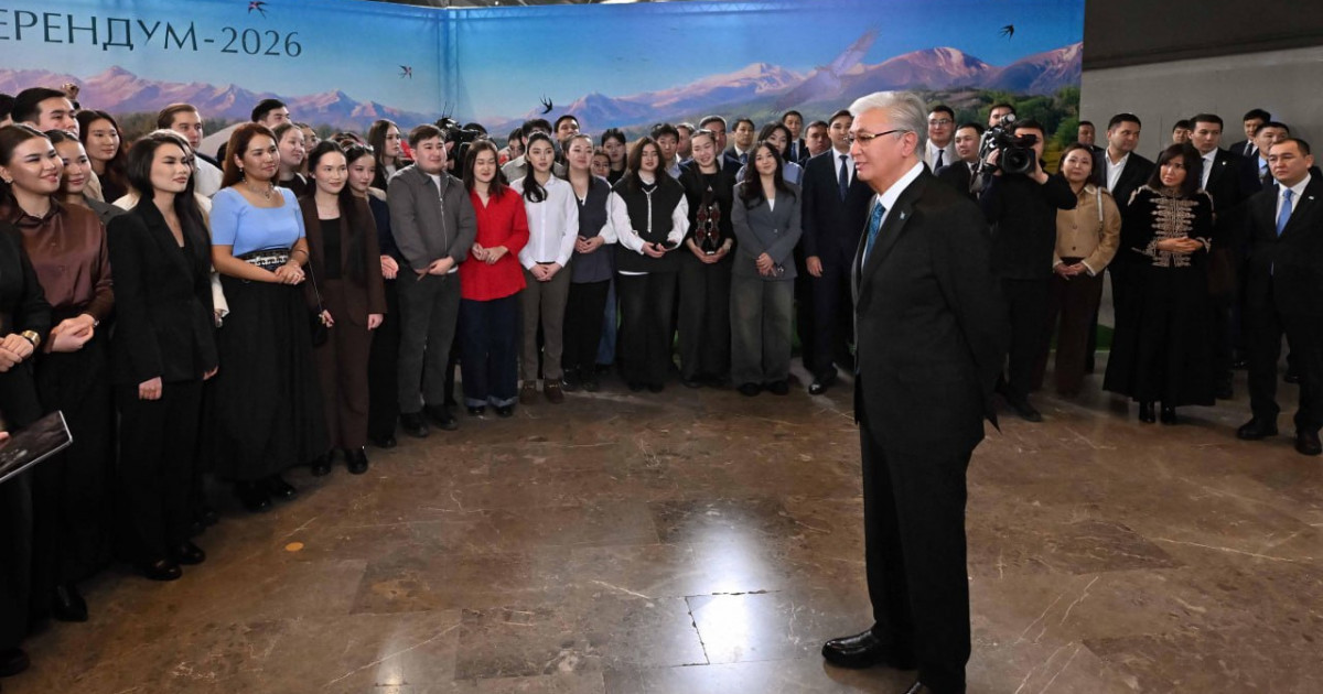 Мемлекет басшысы референдумға белсене қатысқан жастармен әңгімелесті