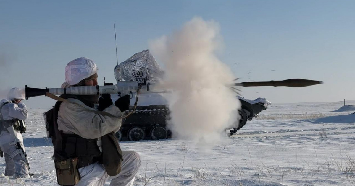 Өскемен гарнизонында механикаландырылған бригада бөлімшелері нысаналарды атыспен жоюды пысықтады