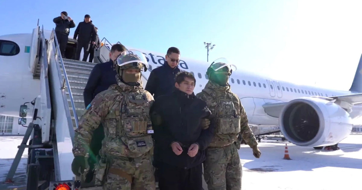 «Өте жуас көрінетін»: Атыраудағы қанды оқиғаға күдіктілер туралы бұрынғы көрші тың дерек айтты