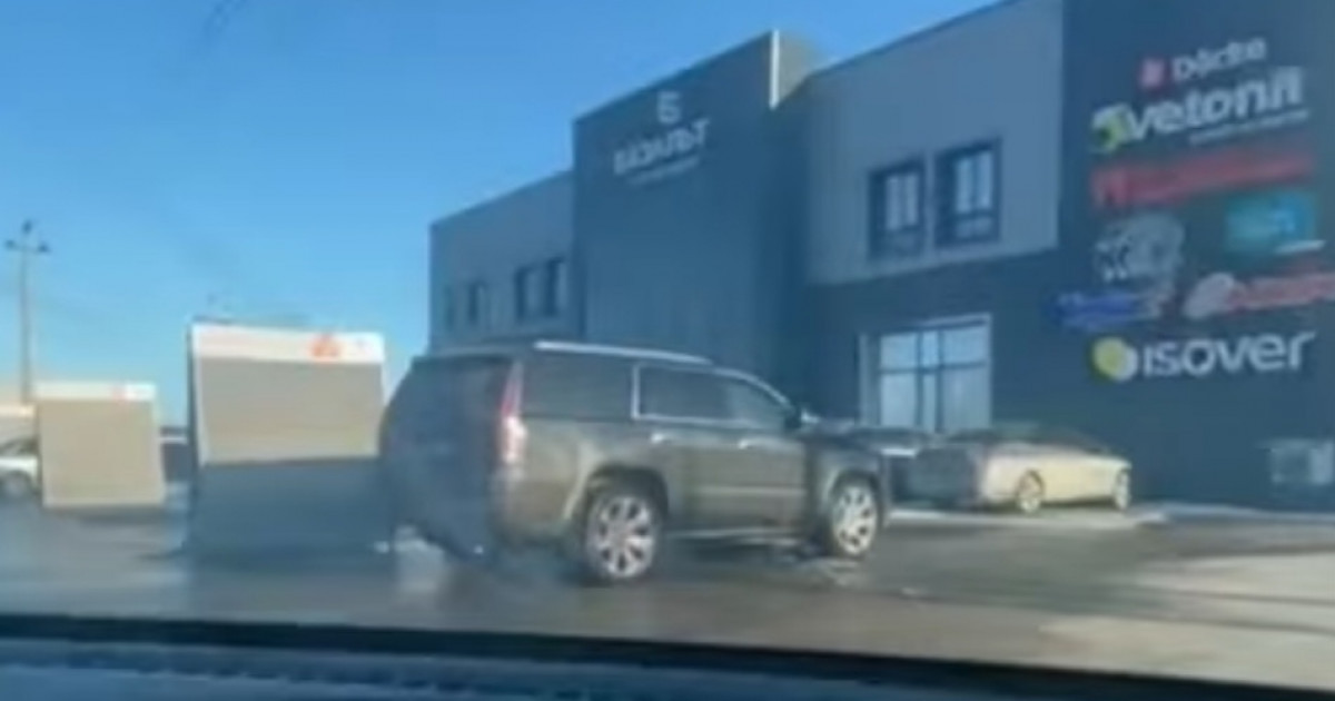 Павлодарда 34 миллион теңгеден астам қарызы бар көлік айып тұрағына қойылды