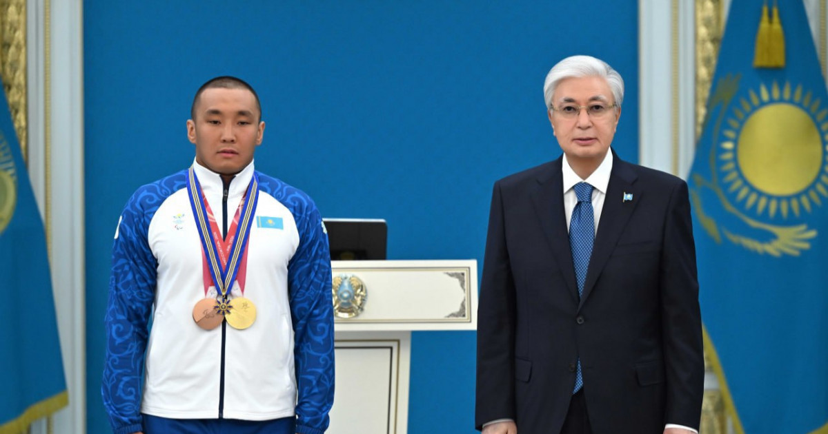 Президент қысқы Паралимпиада ойындарының чемпионы Ербол Хамитовты марапаттады 