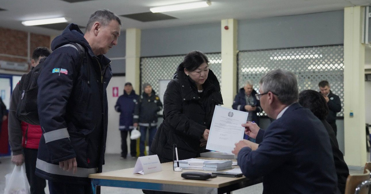 Теңіз кен орнында жаңа Конституция бойынша референдумда дауыс беру жүріп жатыр