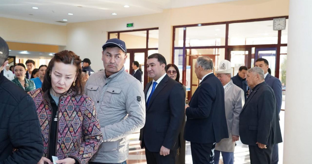 Түркістан облысының әкімі Нұралхан Көшеров референдумда дауыс берді