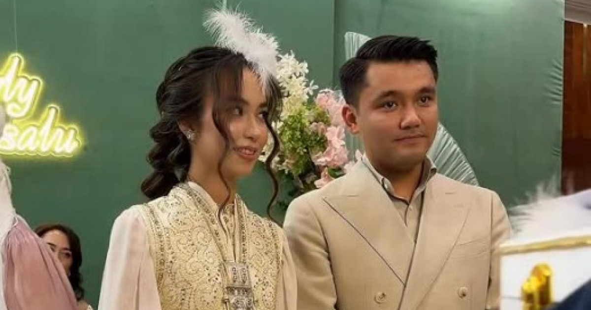 Жанболат пен Жазираның құдаларына берген қалың малы қызу талқыға түсті (видео)