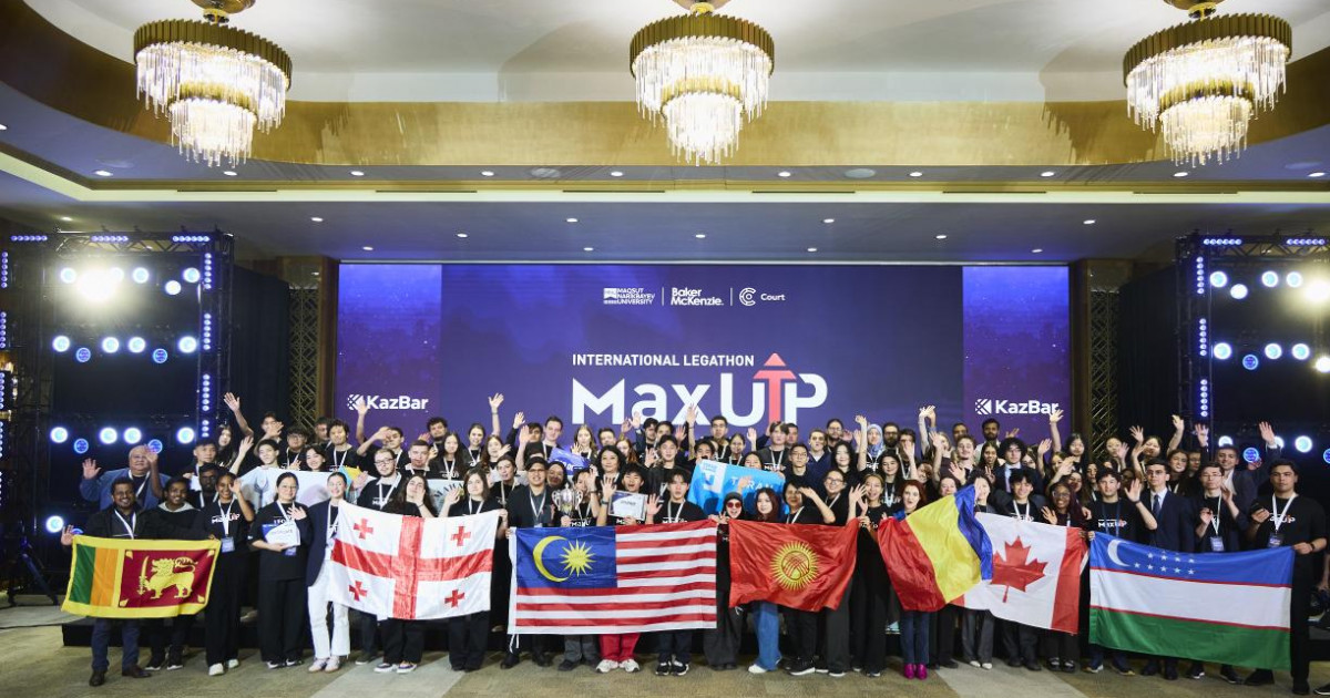 Астанада 13 елдің студенті цифрлық дәуірдегі сын-қатердің шешімін іздеді