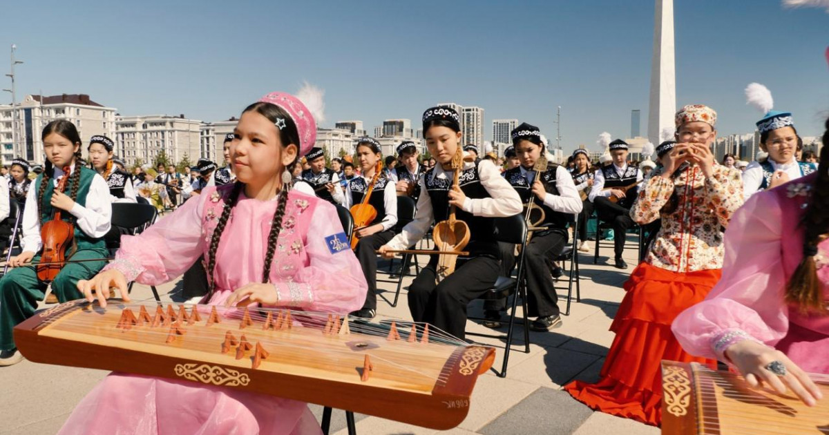 Астанада 2 000 оқушы бір мезетте «Алтын ұя» күйін орындады