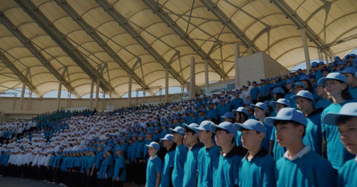 Бірлік күніне орай Астанада 3 000 оқушы «Ақ көгершін» әнін шырқады