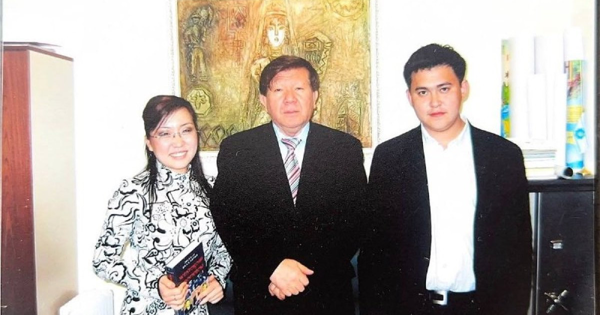 «Бізді өз үйінде паналатты. Ақын ғана емес, адам ретінде де биік болды...»: танымал журналист Мұхтар Шаханов туралы естелік айтты