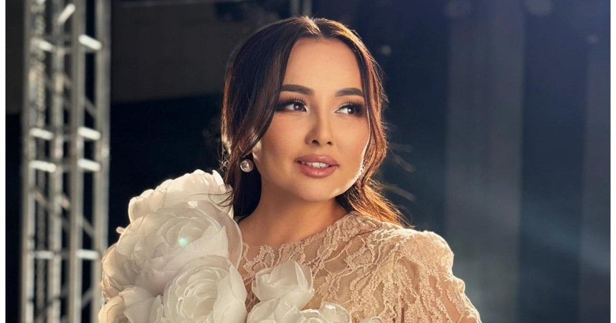 «Әдемі үйде тұрмасам да, құрметтейтін»: Жазира Байырбекова балалық шағын еске алды