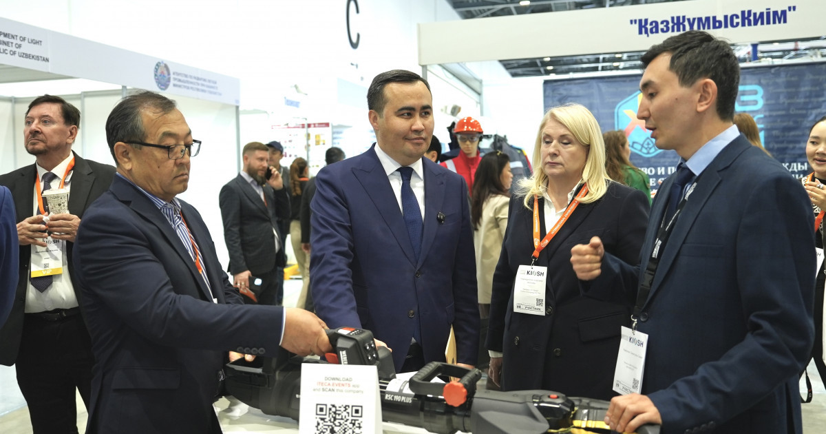 Ербол Тұяқбаев KIOSH 2026 алаңында еңбекті қорғауды цифрландыру стратегиясымен таныстырды
