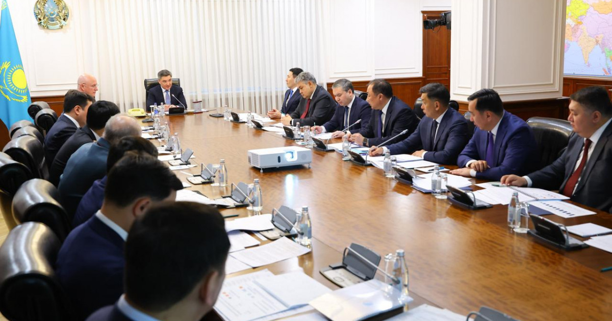 Олжас Бектенов Президенттің көлік-транзиттік әлеуетті дамыту жөніндегі тапсырмаларын жүзеге асыру бойынша кеңес өткізді