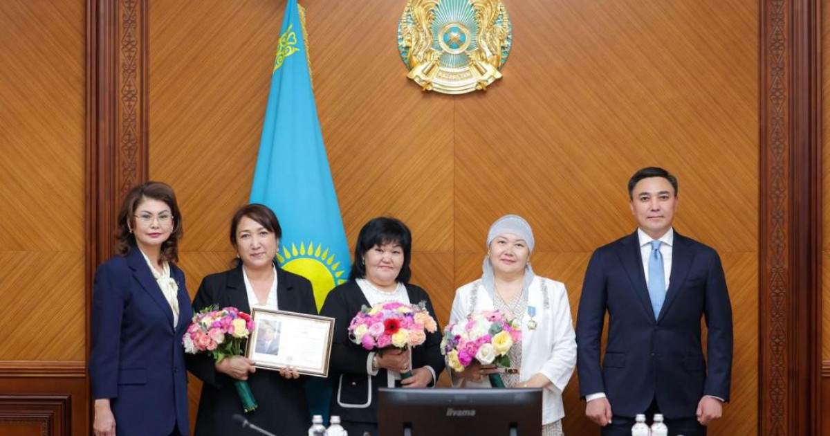 Шымкентте музыка пәні мұғалімдеріне Президент атынан мемлекеттік наградалар табысталды