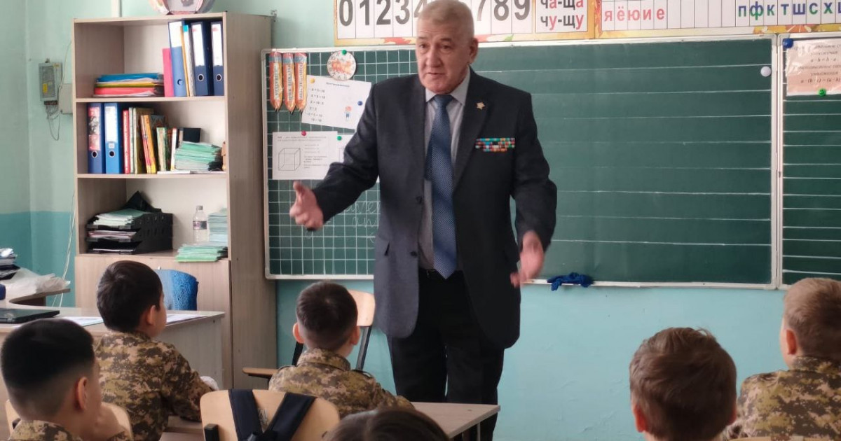 Таулы Қарабақ қақтығысының ардагері ұрпақ тәрбиесіне үлес қосып жүр