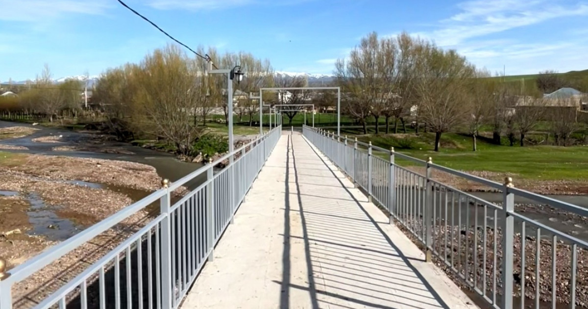 Түркістан облысында мәслихат депутаты өз қаржысына тұрғындарға көпір салып берді