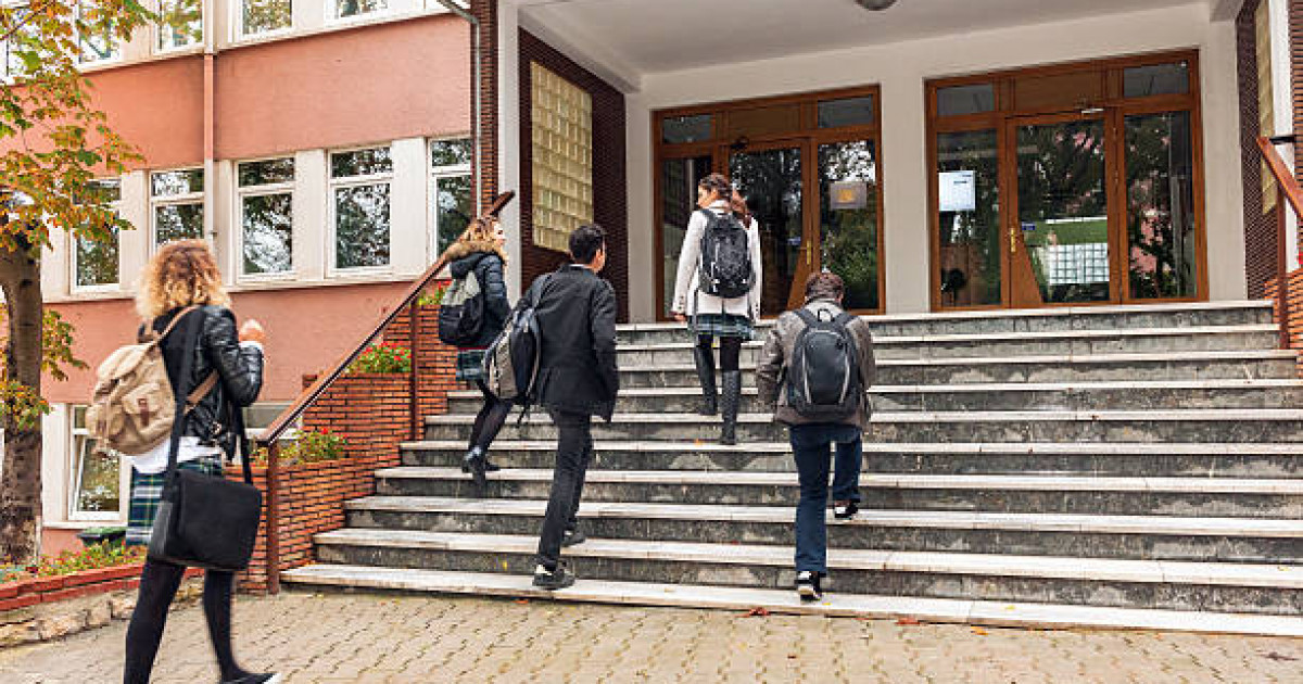 Түркияда 8-сынып оқушысы мектептегі 9 адамды атып өлтірді