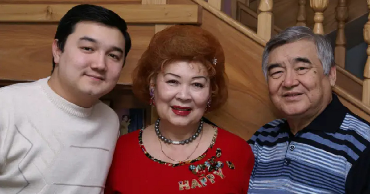 «Адам өледі, ажал қалады...»: Ескендір Хасанғалиевтің ұлы жантебірентер жазба жариялады