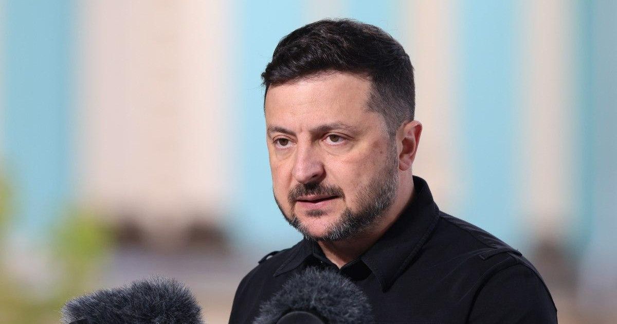 Зеленский Чернобыль маңындағы ядролық отын сақтау нысанына соққы жасалғанын мәлімдеді