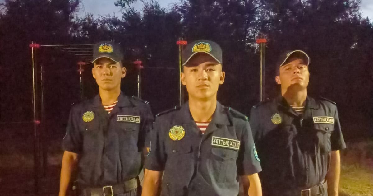 «Есін жоғалтқан азаматқа көмектесті»: Талдықорғанда Ұлттық ұлан сарбаздары шұғыл әрекет етті