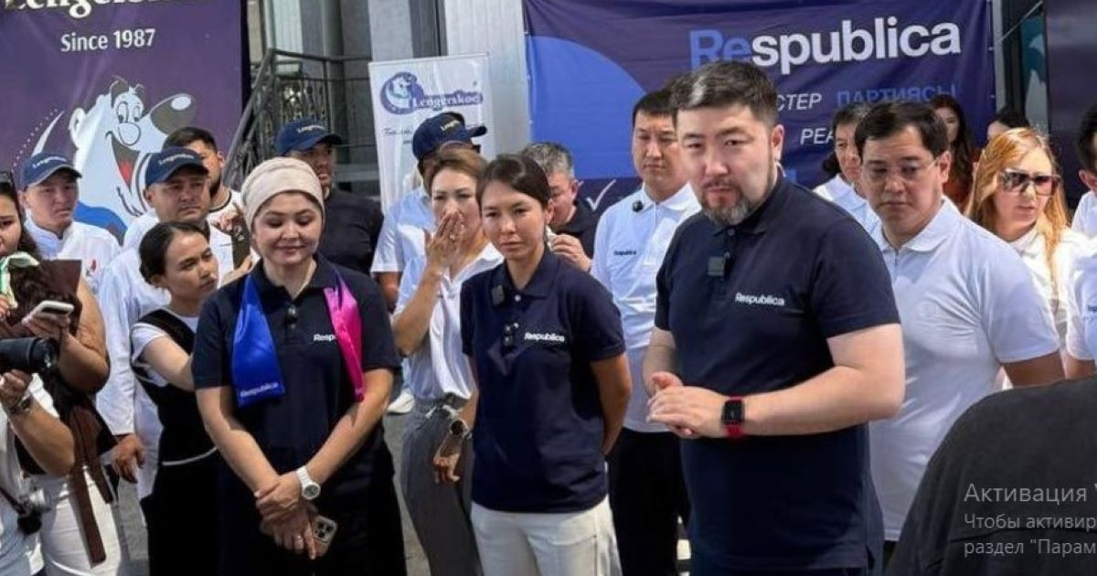 Қиындыққа қарамай өндірісін тоқтатпаған кәсіпорын: Respublica «Балмұздақ» зауытында болды