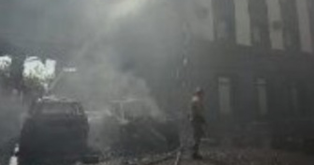 Қостанайда өрт сөндірушілер жанып жатқан ғимараттан әйелді құтқарды