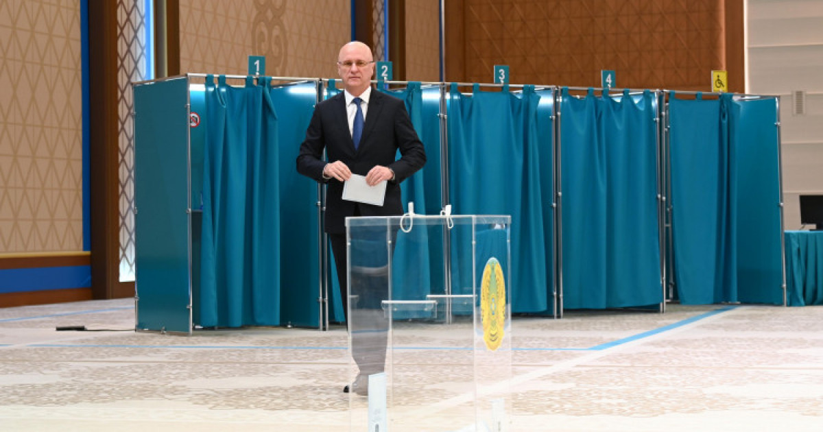Президент Әкімшілігінің Басшысы Роман Скляр дауыс берді