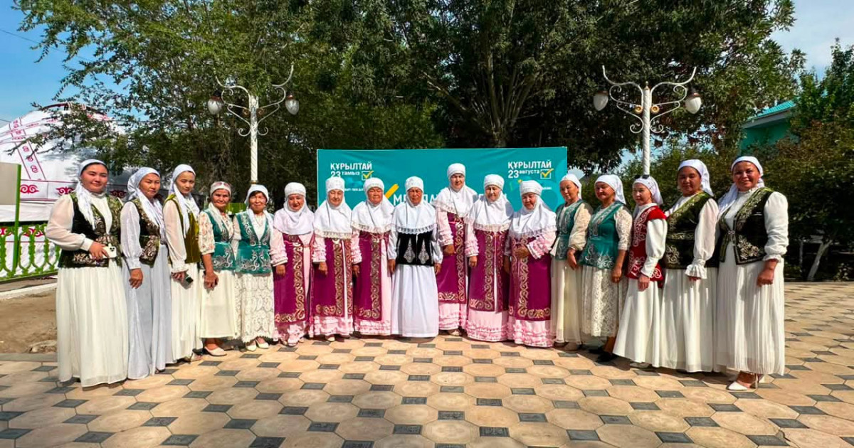 Сыр өңірінде даңқты диқаншы Ыбырай Жақаев әулетінің  келіндері дауыс берді